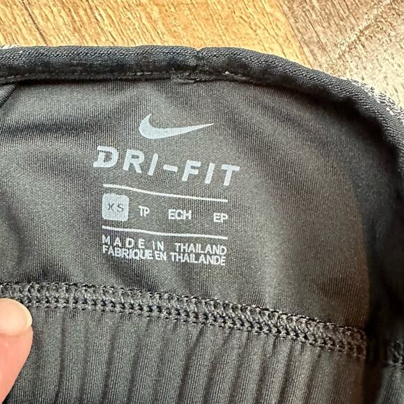 Nike Girls 2 In 1 Dri Fit Tank Size XS 6-7 Built In Bra - Picture 6 of 7